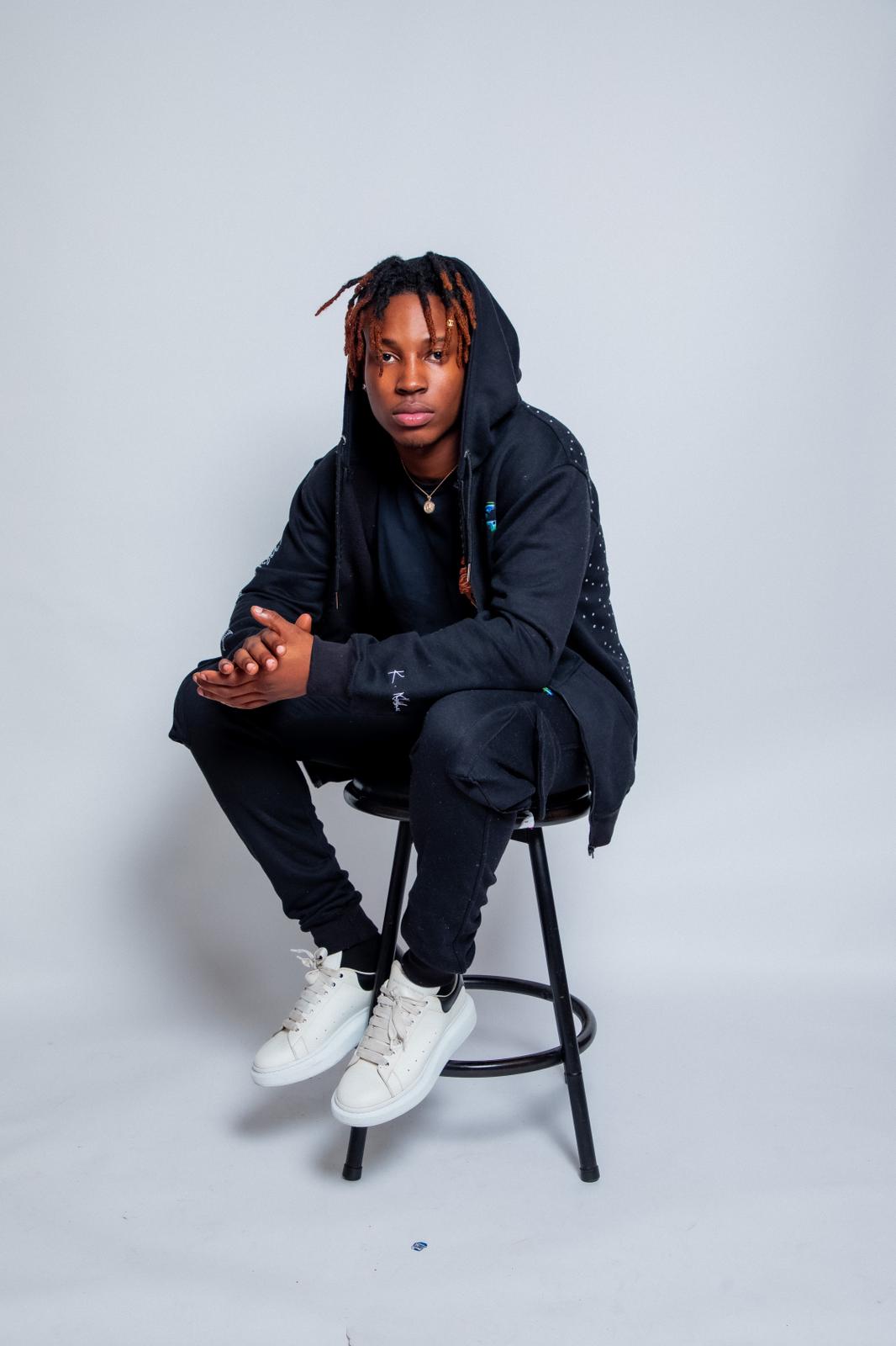 Black “In between worlds” Sweatsuit